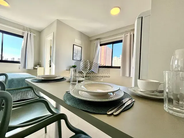 Studio 1 quarto e 1 banheiro, para alugar, no bairro Centro em Curitiba