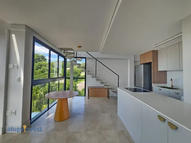Studio 1 quarto e 2 banheiros, para alugar, no bairro Cacupé em Florianópolis