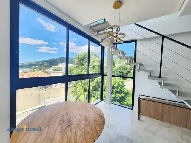 Studio 1 quarto e 2 banheiros, para alugar, no bairro Cacupé em Florianópolis