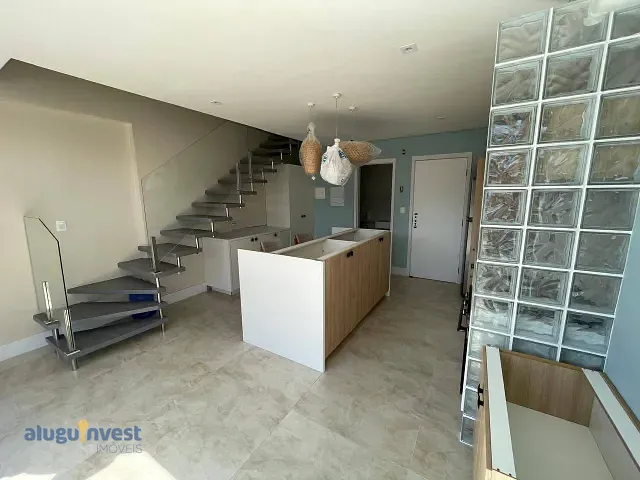 Studio 1 quarto e 2 banheiros, à venda, no bairro Cacupé em Florianópolis
