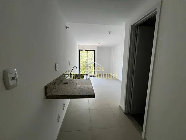 Studio 1 quarto e 1 banheiro, à venda, no bairro Jardim Amália em Volta Redonda