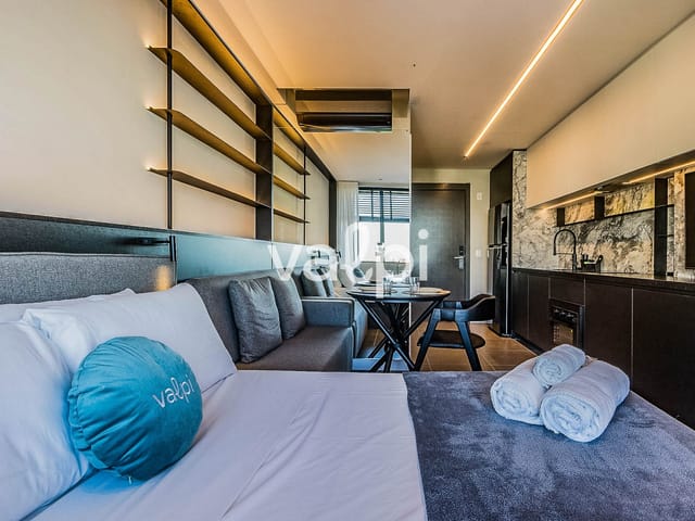 Studio com 43m² 1 quarto e 1 banheiro, à venda ou para alugar, no bairro Três Figueiras em Porto Alegre