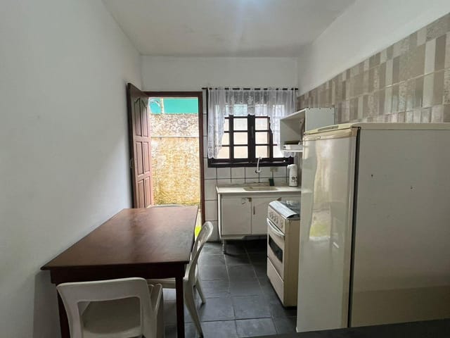 Studio 1 quarto e 1 banheiro, para alugar, no bairro Centro em Bertioga