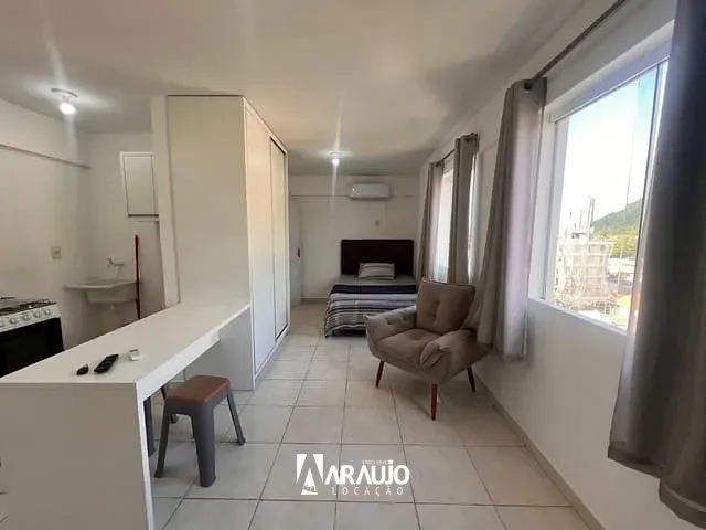 Studio 1 quarto e 1 banheiro, para alugar, no bairro Centro em Itajaí