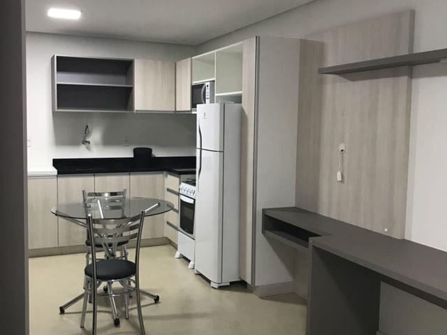 Studio 1 quarto e 1 banheiro, à venda, no bairro Petrópolis em Caxias do Sul