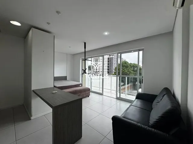 Studio 1 quarto e 1 banheiro, para alugar, no bairro Rebouças em Curitiba