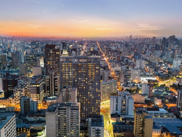 Studio 1 quarto e 1 banheiro, à venda, no bairro Centro em Curitiba