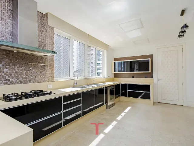 Studio com 28m² 1 quarto e 1 banheiro, para alugar, no bairro Novo Mundo em Curitiba