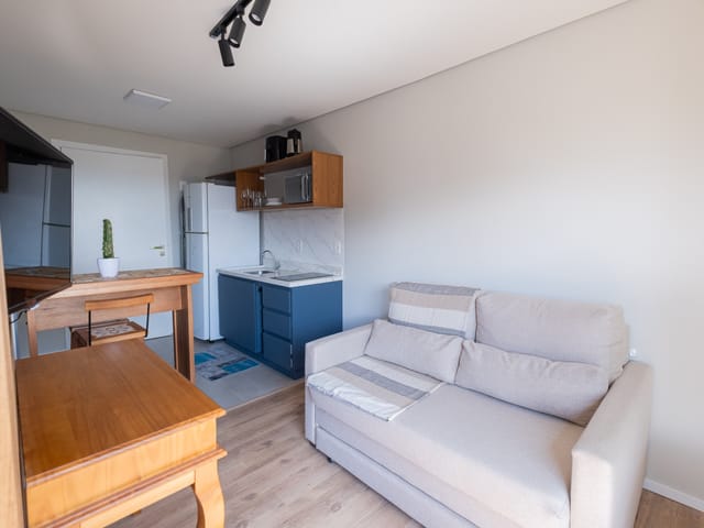 Studio 1 quarto e 1 banheiro, para alugar, no bairro Areal em Pelotas