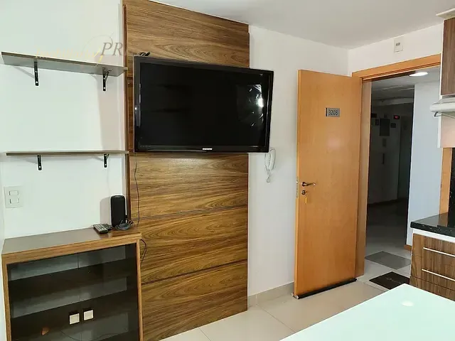Studio 1 quarto e 1 banheiro, para alugar, no bairro Centro em Curitiba