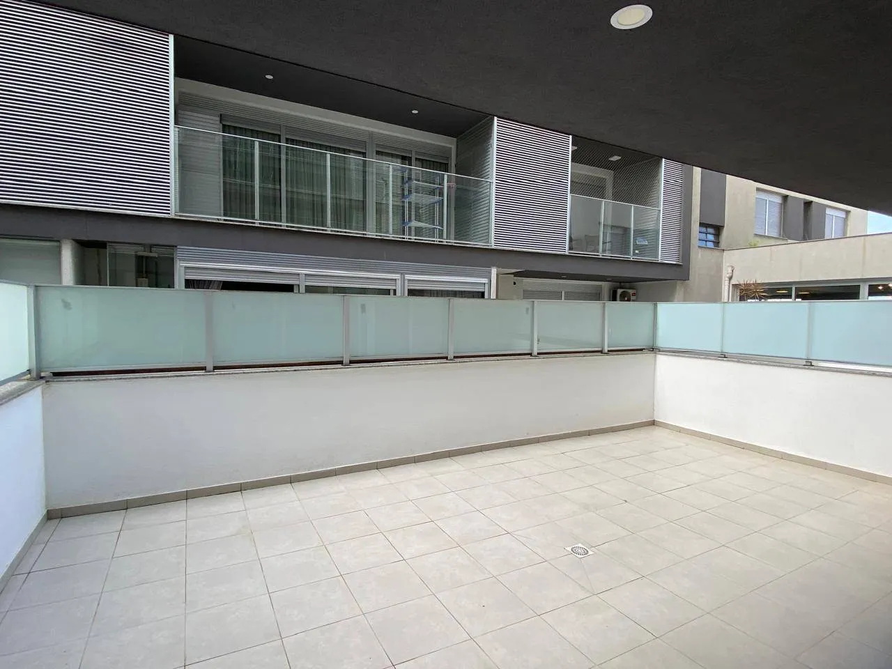 Apartamento garden à venda no Studio Residence Plus II, Centro - 46 m², 1 quarto, cozinha com armários e face norte. - 8