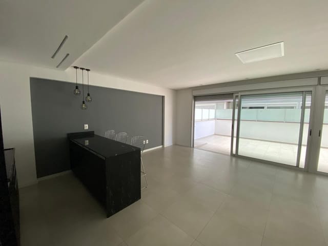 Studio 1 quarto e 1 banheiro, à venda, no bairro Centro em Pelotas