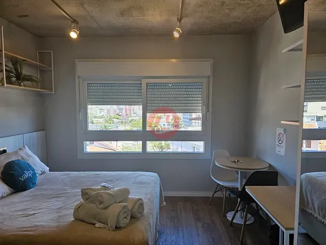Studio 1 quarto e 1 banheiro, para alugar, no bairro Santa Cecília em Porto Alegre