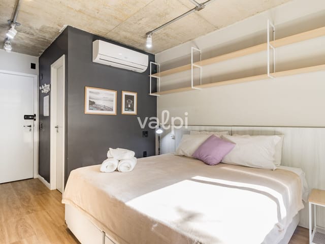 Studio com 29m² 1 quarto e 1 banheiro, à venda ou para alugar, no bairro Santa Cecília em Porto Alegre