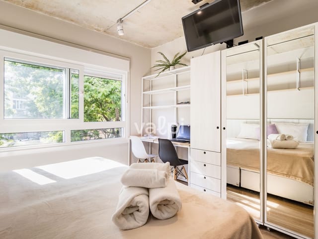 Studio com 29m² 1 quarto e 1 banheiro, à venda ou para alugar, no bairro Santa Cecília em Porto Alegre
