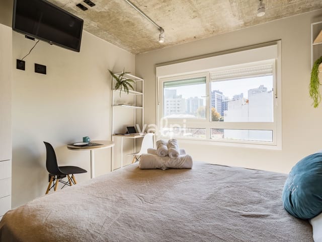Studio com 30m² 1 quarto e 1 banheiro, à venda ou para alugar, no bairro Santa Cecília em Porto Alegre