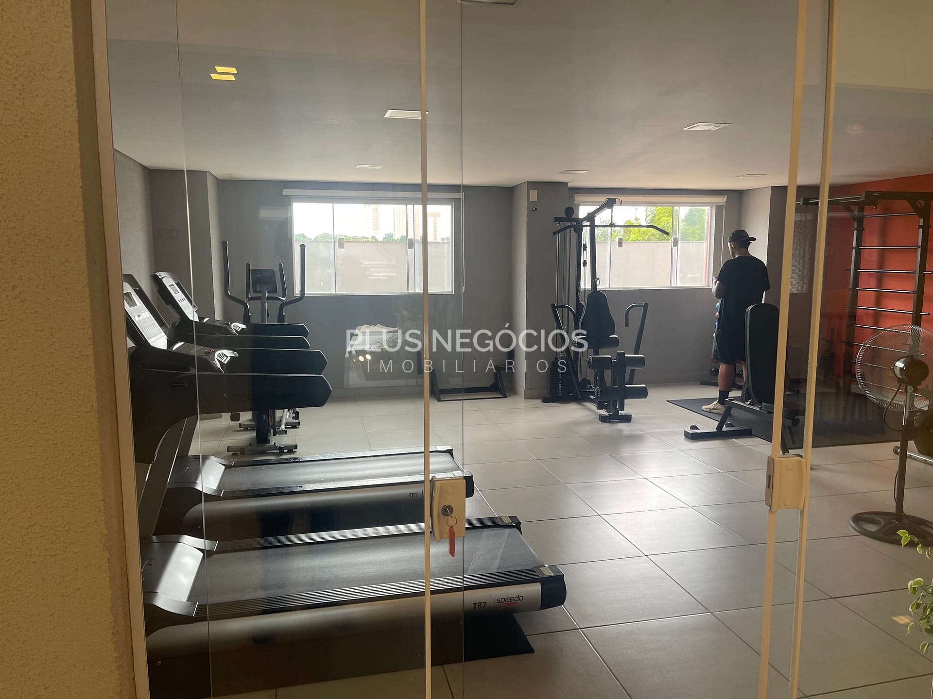 Apartamento para alugar com 1 quarto, 56m² - Foto 11