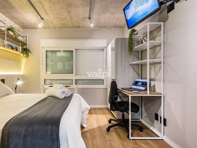 Studio com 29m² 1 quarto e 1 banheiro, para alugar, no bairro Santa Cecília em Porto Alegre