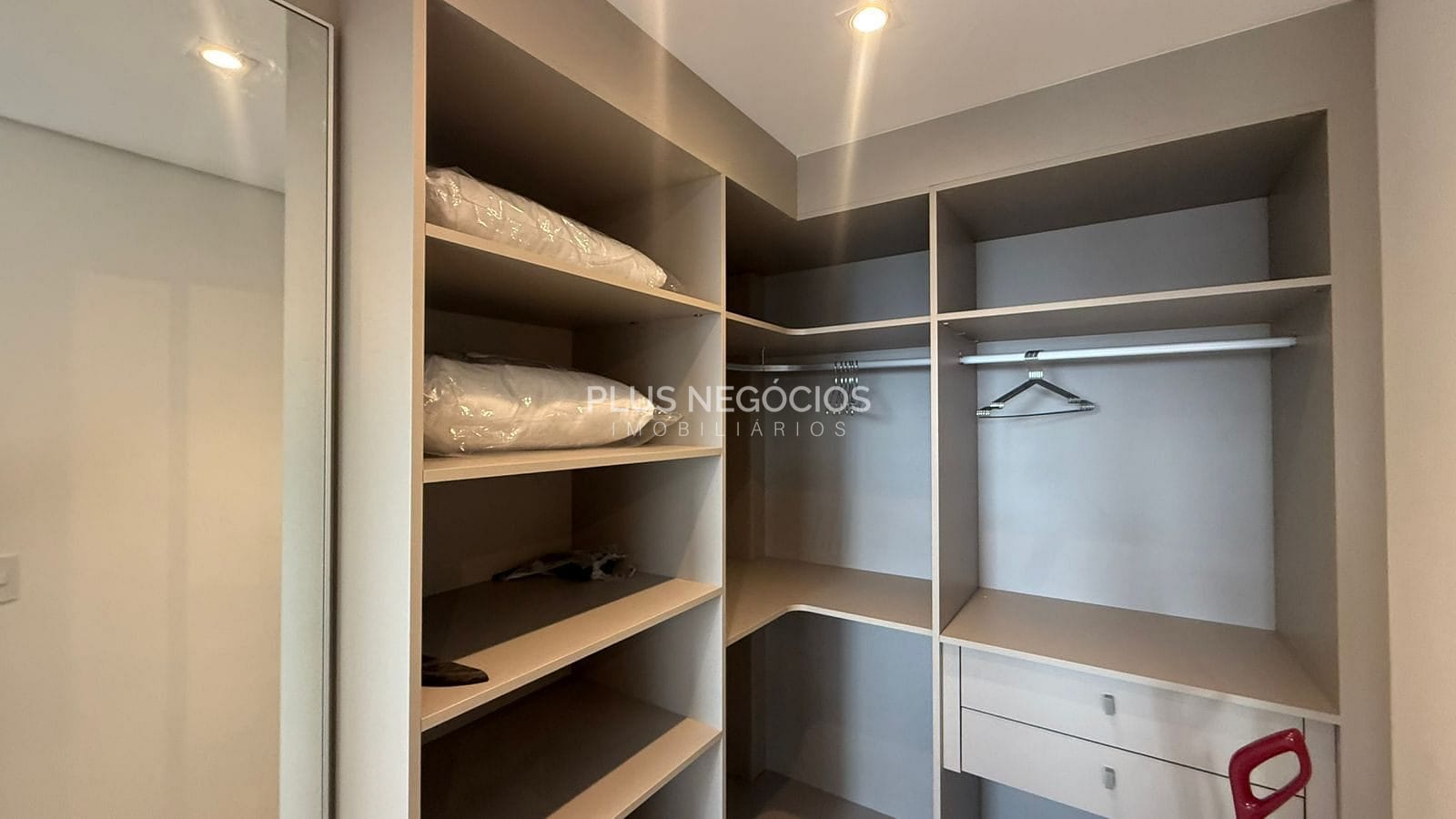 Apartamento para alugar com 1 quarto, 47m² - Foto 12