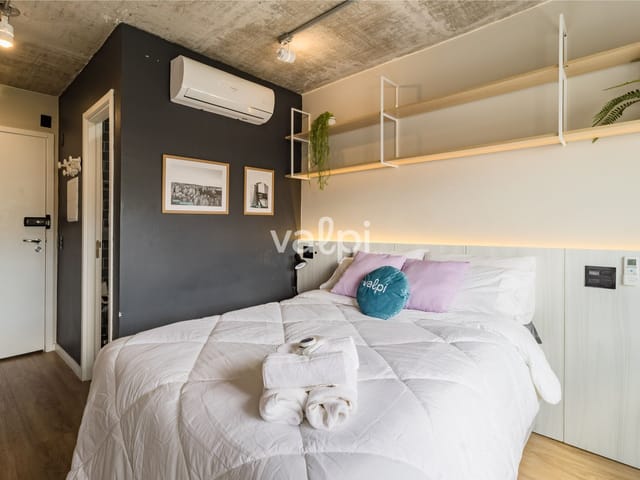 Studio com 29m² 1 quarto e 1 banheiro, à venda ou para alugar, no bairro Santa Cecília em Porto Alegre