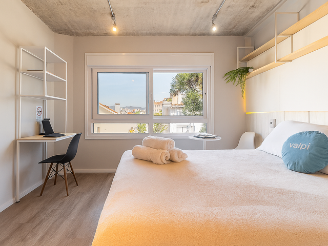 Studio com 29m² 1 quarto e 1 banheiro, à venda ou para alugar, no bairro Santa Cecília em Porto Alegre