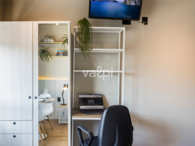 Studio com 29m² 1 quarto e 1 banheiro, à venda ou para alugar, no bairro Santa Cecília em Porto Alegre