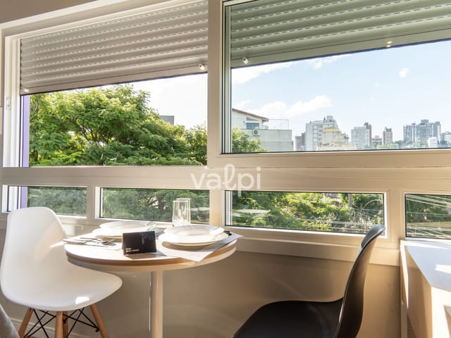 Studio com 40m² 1 quarto e 1 banheiro, à venda ou para alugar, no bairro Santa Cecília em Porto Alegre