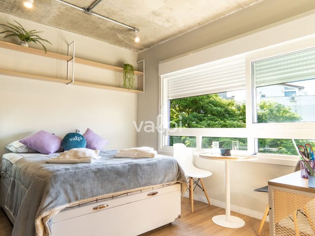 Studio com 40m² 1 quarto e 1 banheiro, à venda ou para alugar, no bairro Santa Cecília em Porto Alegre