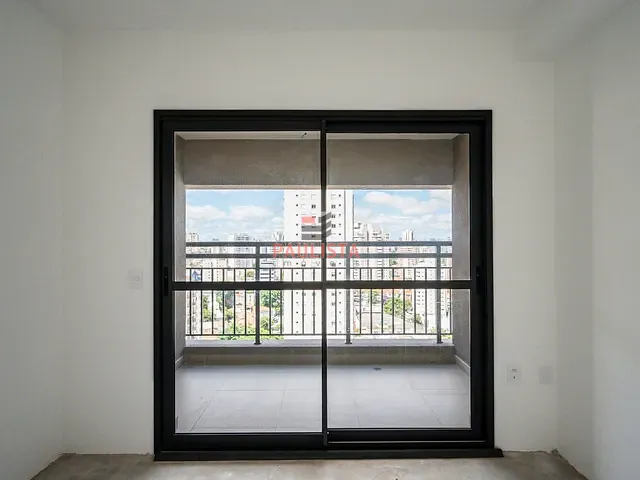 Studio 1 quarto e 1 banheiro, à venda ou para alugar, no bairro Vila Firmiano Pinto em São Paulo