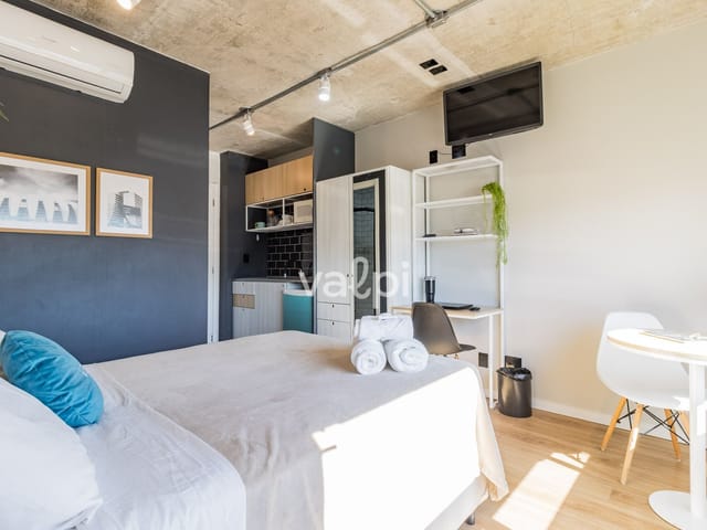 Studio com 29m² 1 quarto e 1 banheiro, para alugar, no bairro Santa Cecília em Porto Alegre