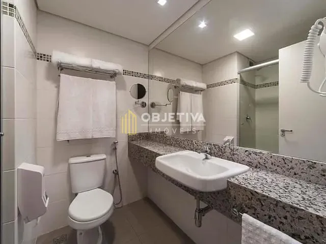 Studio 1 quarto e 3 banheiros, à venda, no bairro Floresta em Porto Alegre
