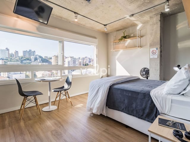 Studio com 41m² 1 quarto e 1 banheiro, à venda ou para alugar, no bairro Santa Cecília em Porto Alegre