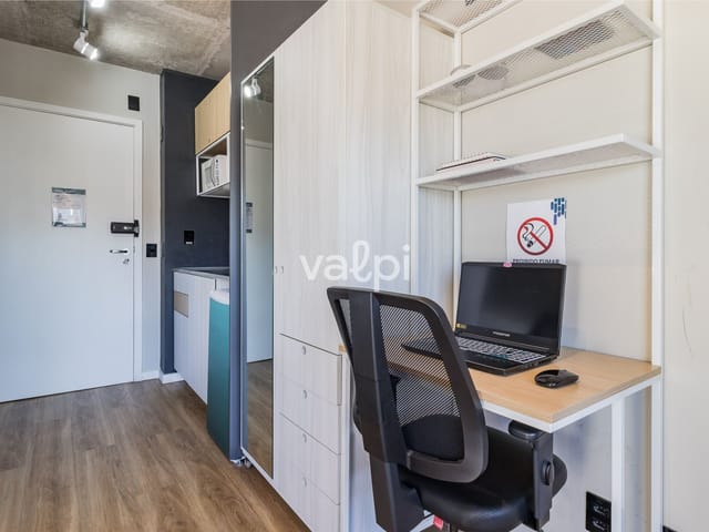 Studio com 41m² 1 quarto e 1 banheiro, à venda ou para alugar, no bairro Santa Cecília em Porto Alegre