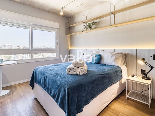 Studio com 29m² 1 quarto e 1 banheiro, para alugar, no bairro Santa Cecília em Porto Alegre