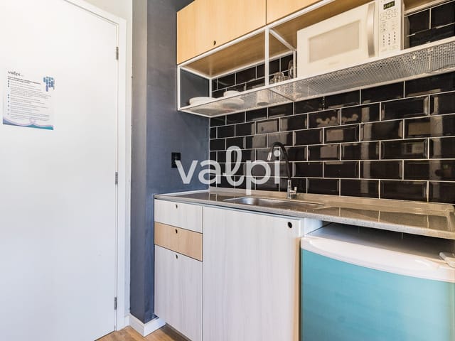 Studio com 29m² 1 quarto e 1 banheiro, para alugar, no bairro Santa Cecília em Porto Alegre