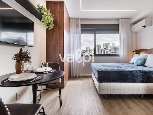 Studio com 38m² 1 quarto e 1 banheiro, à venda ou para alugar, no bairro Bela Vista em Porto Alegre