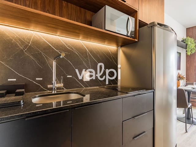 Studio com 38m² 1 quarto e 1 banheiro, à venda ou para alugar, no bairro Bela Vista em Porto Alegre