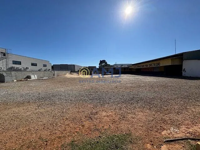 Galpão / Barracão com 4200m², para alugar, no bairro Jardim Atlântico em Goiânia