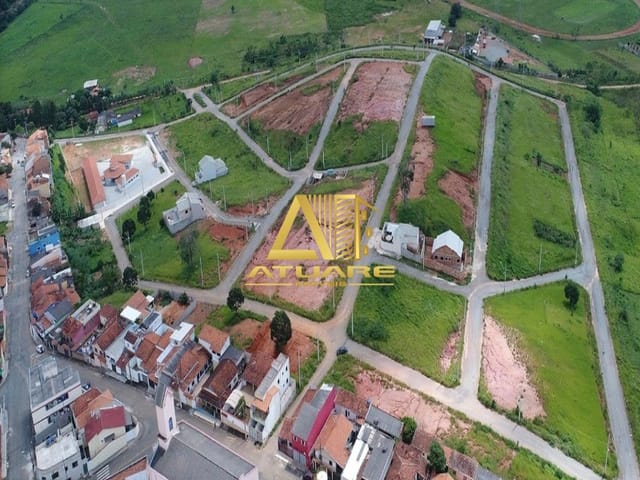 Terreno com 240m², à venda, no bairro PITANGUEIRAS em Pouso Alegre