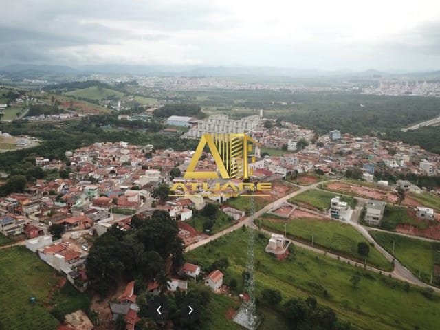 Terreno com 240m², à venda, no bairro PITANGUEIRAS em Pouso Alegre