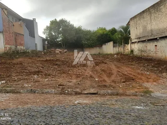 Terreno à venda, no bairro Jardim Carvalho em Ponta Grossa