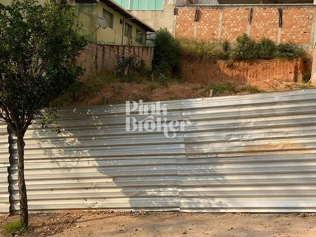 Terreno com 360m², à venda, no bairro Cabral em Contagem