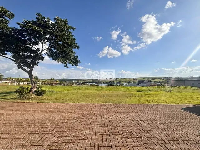 Terreno com 1387m², à venda, no bairro Paraná em Sertanópolis