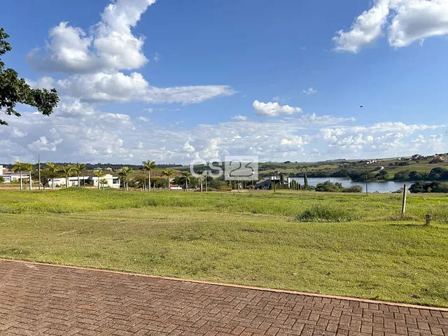 Terreno com 1387m², à venda, no bairro Paraná em Sertanópolis