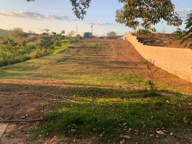 Terreno com 2100m², à venda, no bairro Chacaras Braúnas em Governador Valadares
