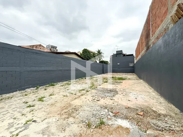 Terreno com 259m², à venda, no bairro Caonze em Nova Iguaçu
