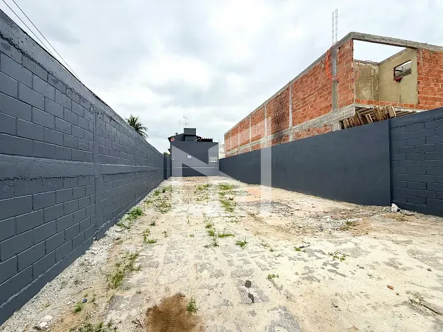 Terreno com 259m², à venda, no bairro Caonze em Nova Iguaçu