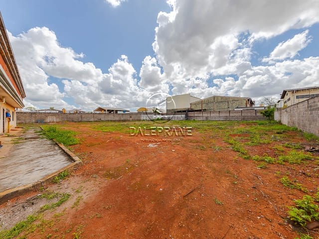 Terreno com 2240m², à venda, no bairro Zona Industrial (Guará) em Brasília