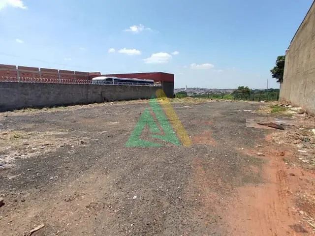 Terreno com 800m², para alugar, no bairro Loteamento INOCOOP em Mogi Mirim