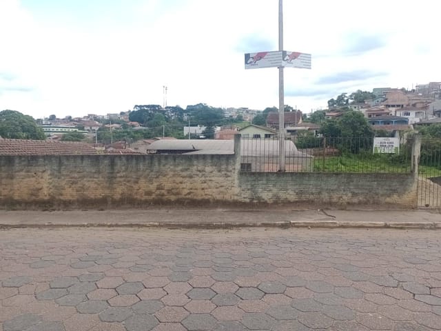 Terreno com 374m², à venda, no bairro Vila Fonseca em Jaguariaíva